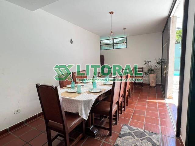 Casa para Venda em Guarujá - 3