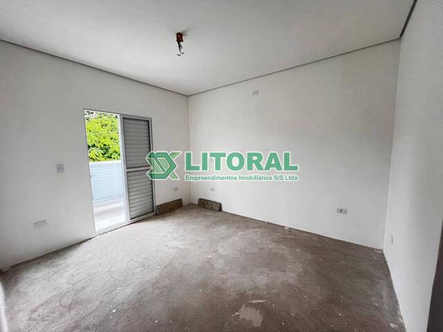 Sobrado para Venda em Guarujá - 5