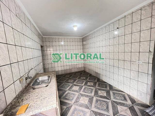 Sobrado para Venda em Guarujá - 2