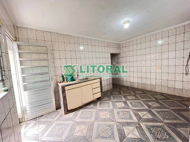 Sobrado para Venda em Guarujá - 3