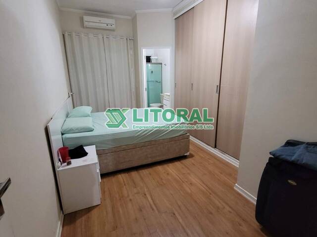 Sobrado para Venda em Guarujá - 2