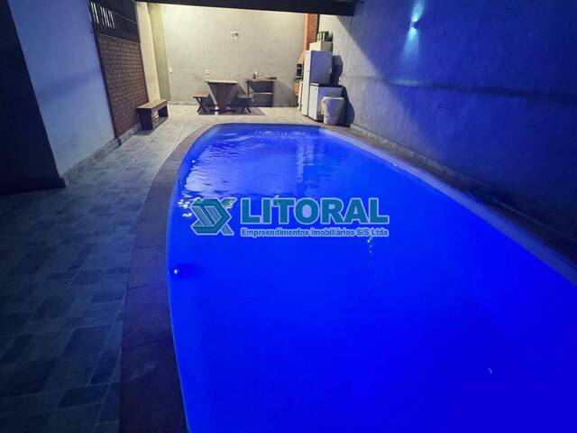 Casa para Venda em Guarujá - 3