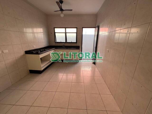 Casa para Venda em Guarujá - 3